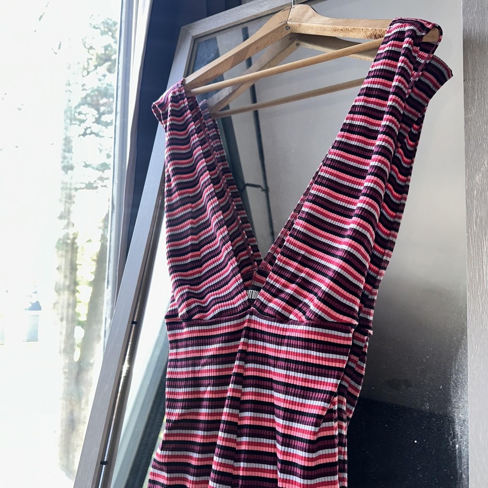Reformation‎ Jumpsuit S Burgundy Striped Ribbed Deep V Neck Flare Sleeveless USA - Picture 6 of 10